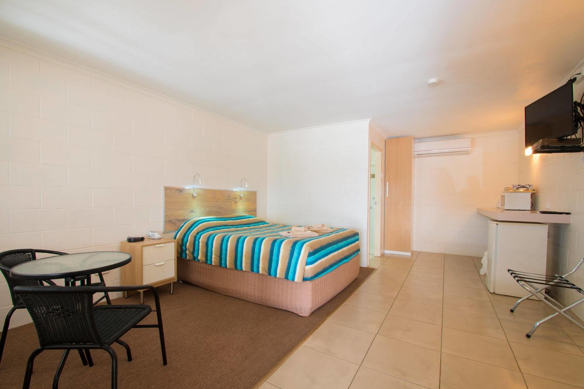 A & A Motel Proserpine Dış mekan fotoğraf